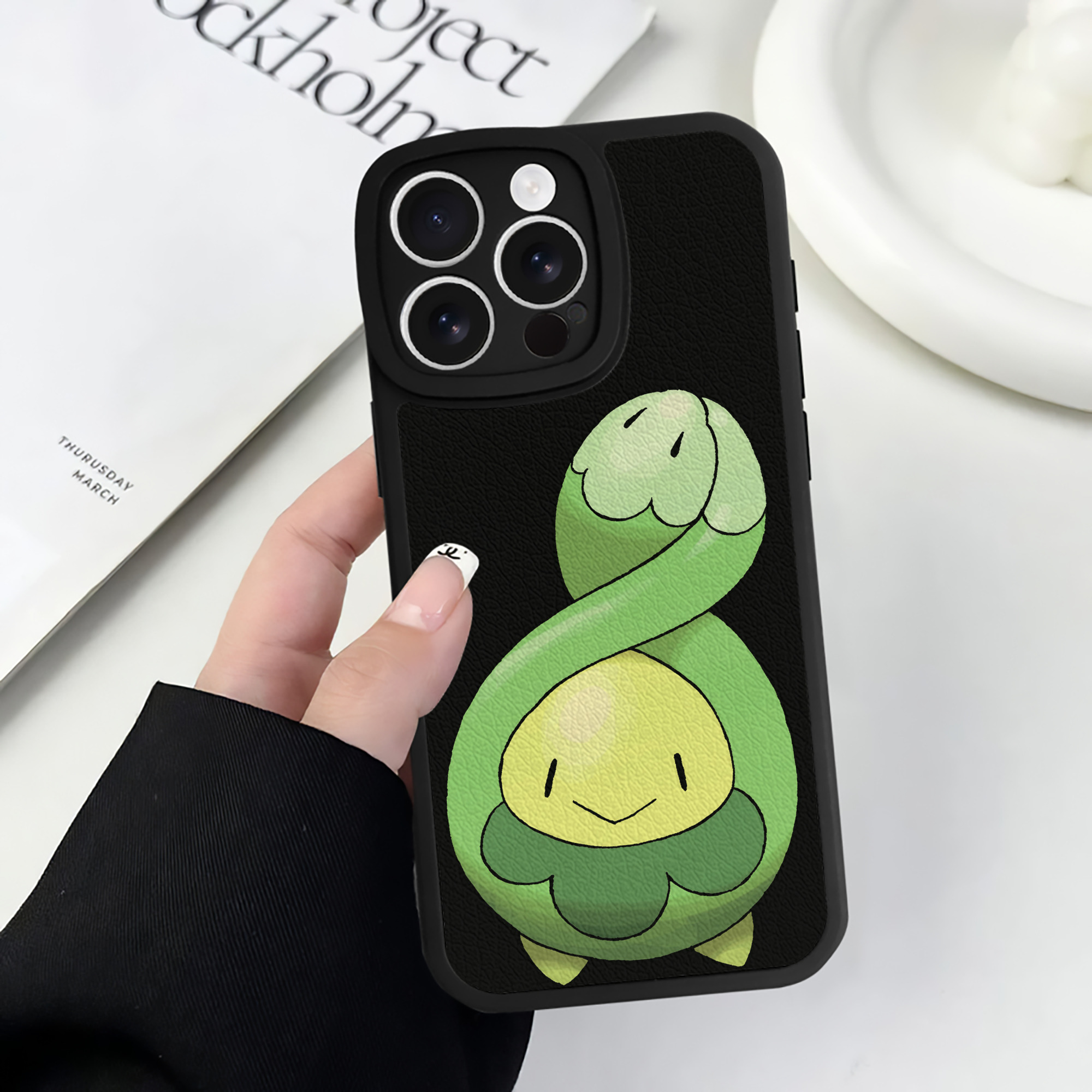 （画像用） ポケットモンスター Pokémon 【iPhone 16シリーズ対応】シリコンスマホケース（レザー調） 材質：シリコン